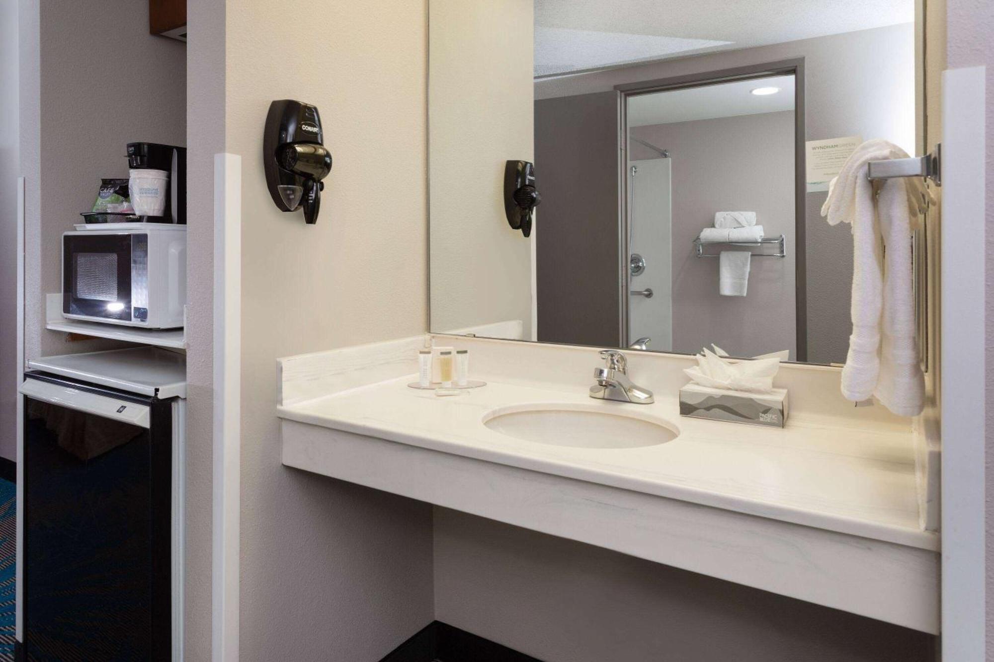 Days Inn & Suites By Wyndham Denver International Airport Luaran gambar