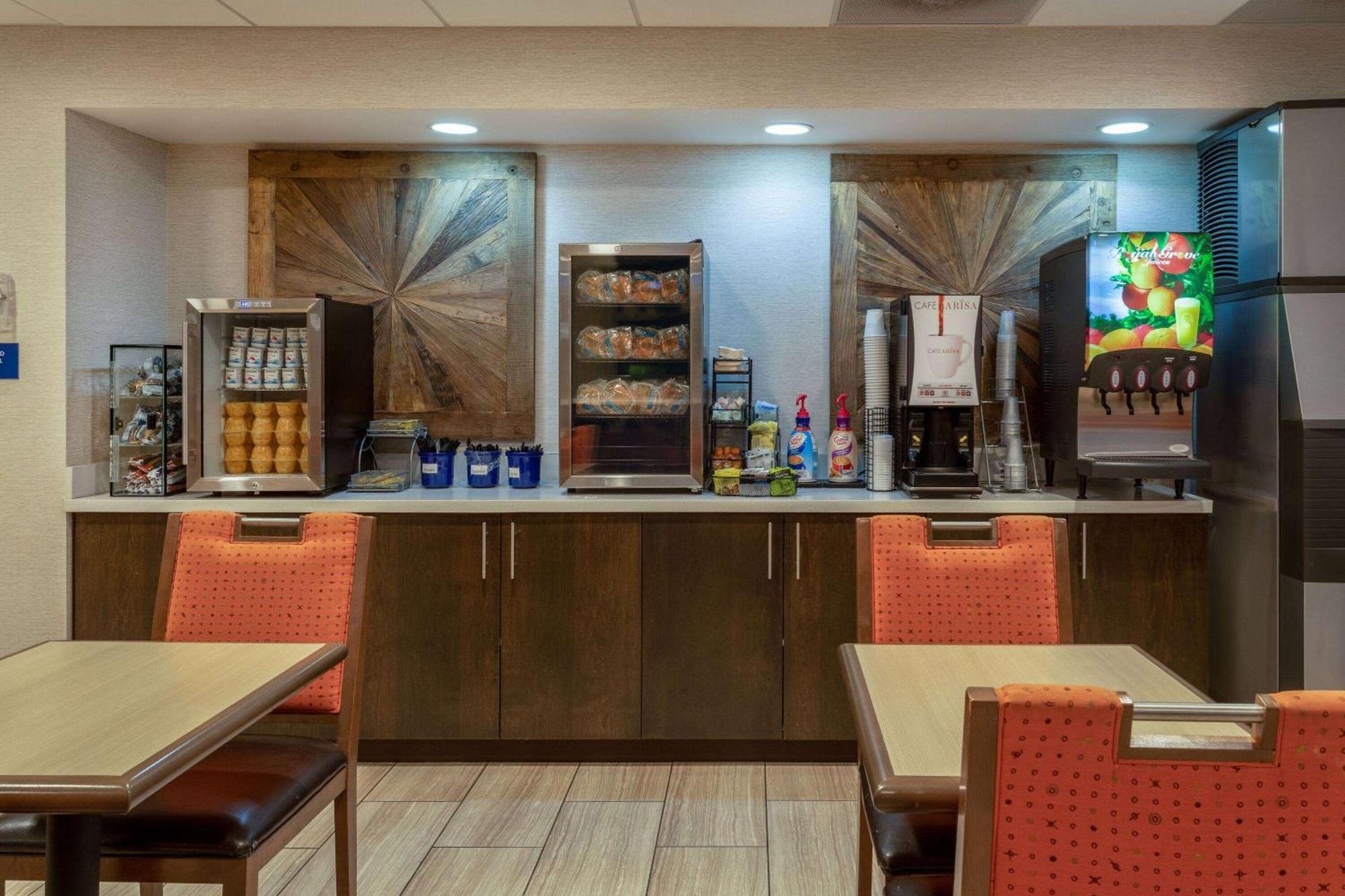 Days Inn & Suites By Wyndham Denver International Airport Luaran gambar