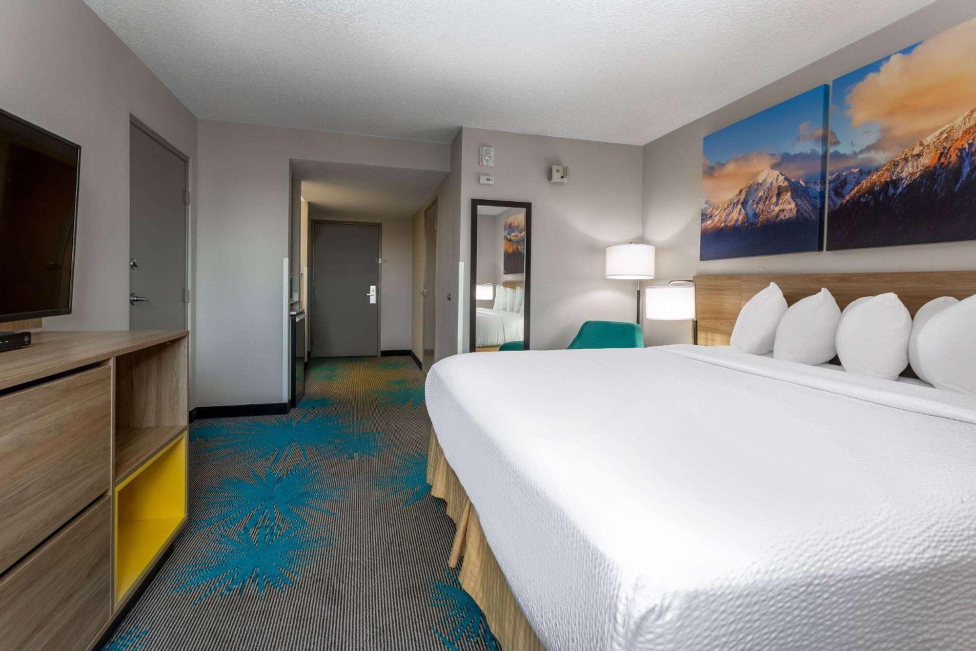 Days Inn & Suites By Wyndham Denver International Airport Luaran gambar