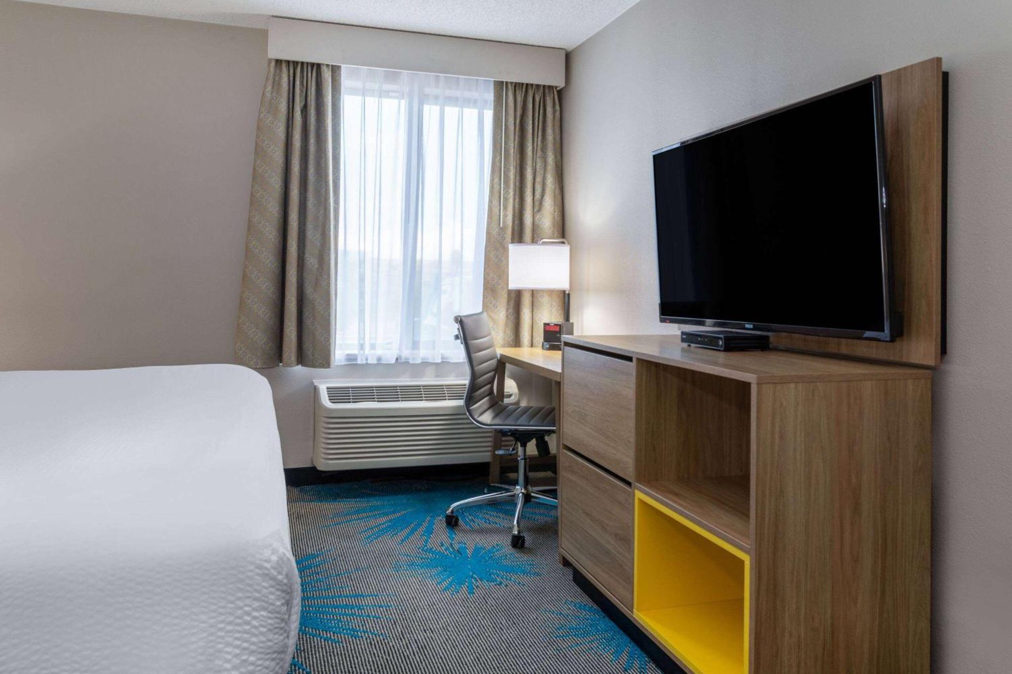 Days Inn & Suites By Wyndham Denver International Airport Luaran gambar