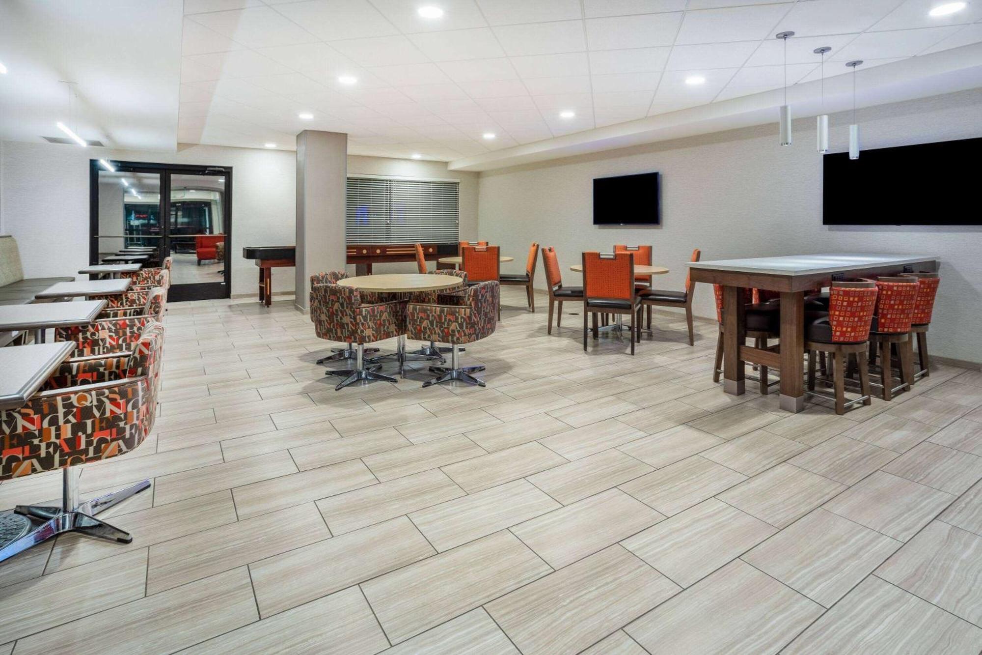 Days Inn & Suites By Wyndham Denver International Airport Luaran gambar